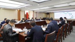 11月30日，甘肅建投召開(kāi)第二次投融項目專(zhuān)家咨詢(xún)工作會(huì ),就擬開(kāi)展的城市更新、生態(tài)治理片區開(kāi)發(fā)、林草生態(tài)扶貧及保障性租賃住房等項目進(jìn)行了現場(chǎng)咨詢(xún)。據悉，2021年是“十四五”的開(kāi)局之年，也是甘肅建投轉型